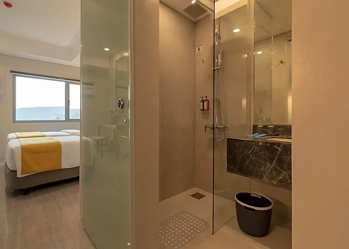 Bayfront Capitol Site 3* Cebu